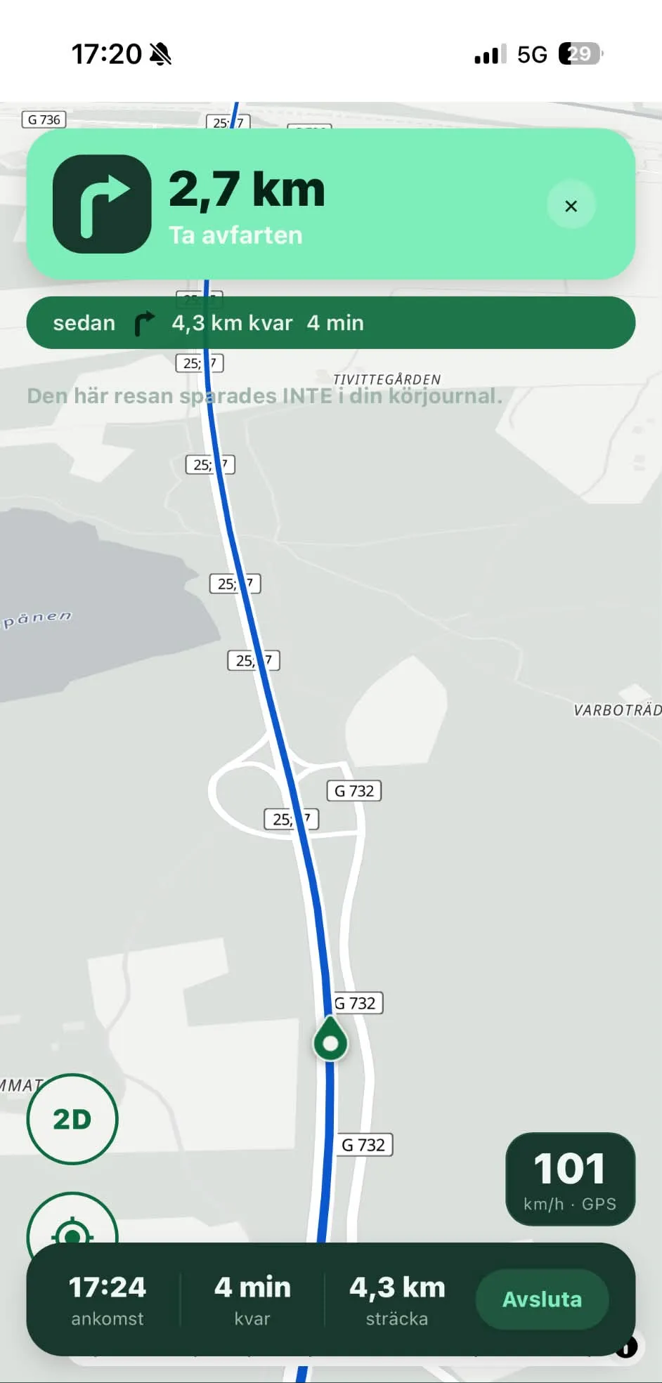 Skärmbild ur Vireno-appen under körning: kartan med rutten utritad, nästa sväng högst upp, hastigheten och tiden kvar längst ner.